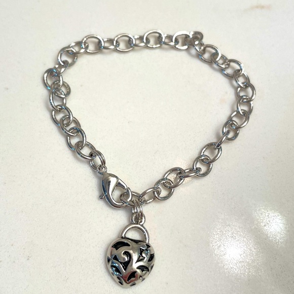 Lia Sophia Other - ❤️NWOT Silver bracelet for little girls.